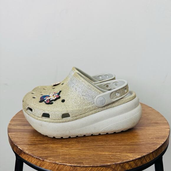 CROCS Gold Glitter Slip On Clogs With Charms Girls Size 1 - Picture 1 of 9